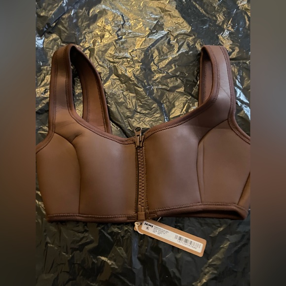 SKIMS Rubberized Scuba Swim Scoop Neck Bikini Top xxs - Picture 5 of 10